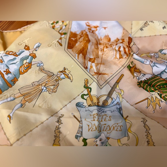 HERMES Vintage Rare Luxury Mandolin Jacquard Silk 90 Scarf “Le Carnaval Venise” - Picture 16 of 16
